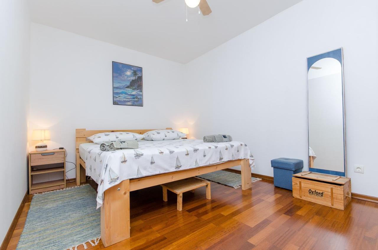 Apartment Trili With Private Garage Split